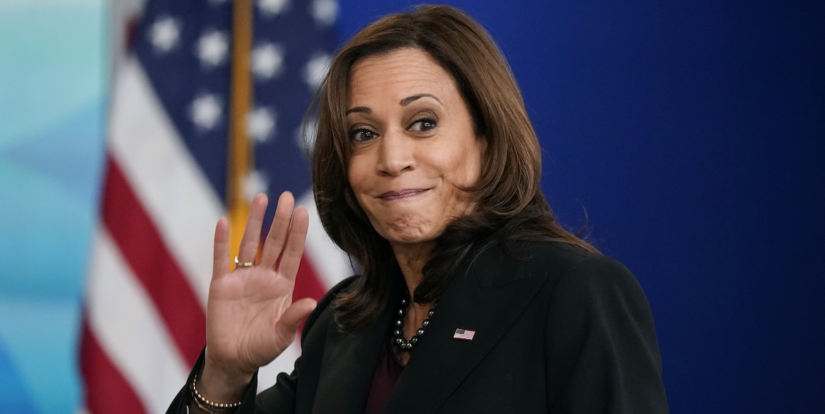 Kamala Harris valuta i possibili vicepresidenti