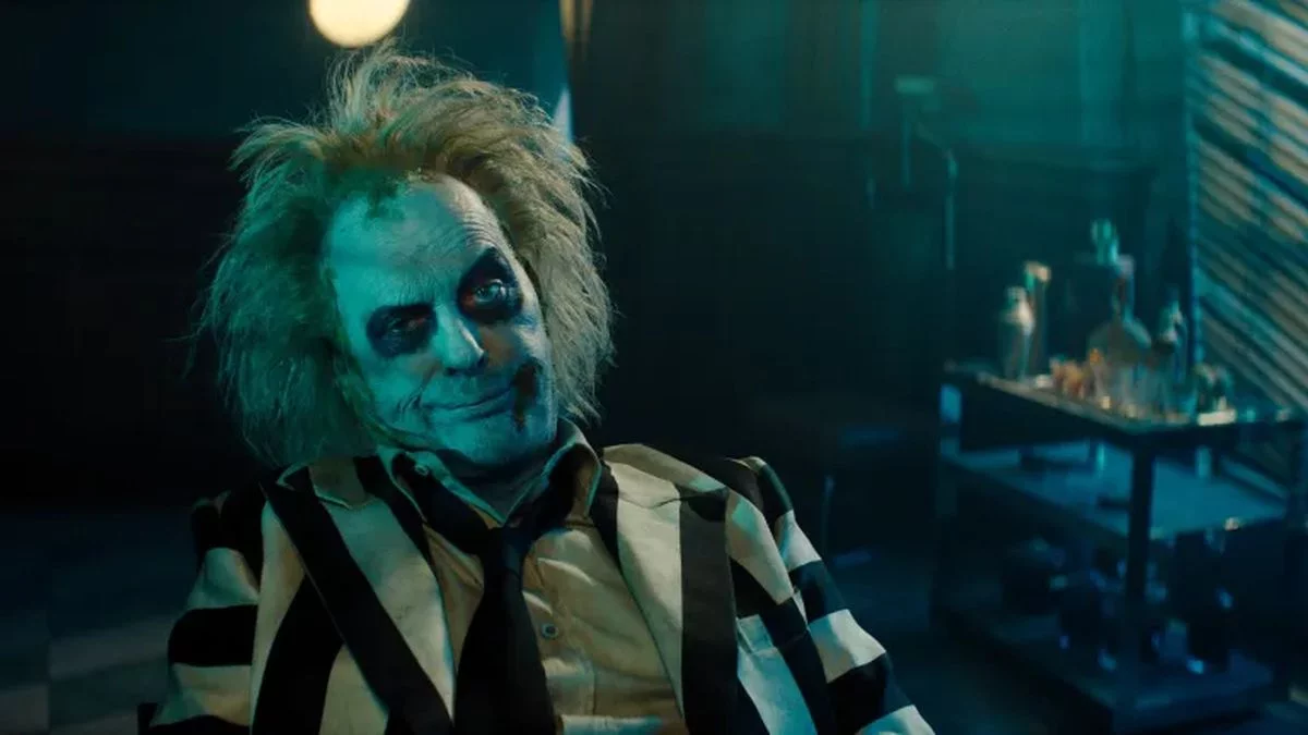 Michael Keaton nei panni dello spiritello Beetlejuice