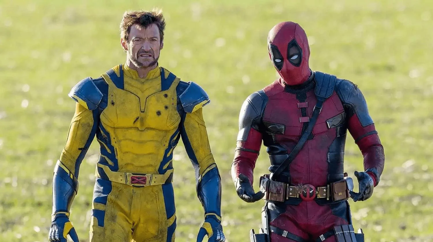 Ryan Reynolds, noto per il suo umorismo irriverente, e Hugh Jackman, con la sua interpretazione iconica di Wolverine in Deadpool & Wolverine